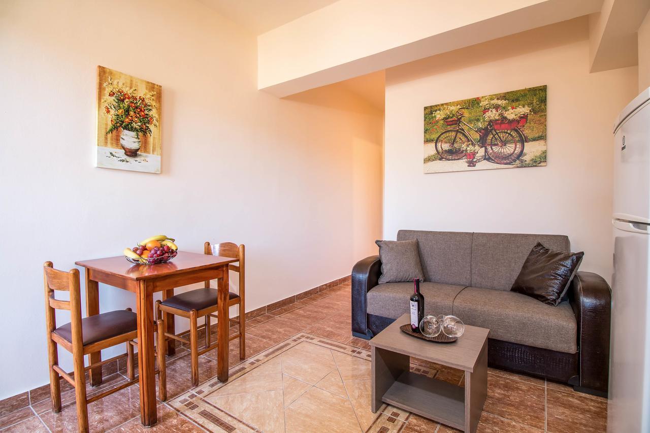 Casa Artemida Boutique Hotelファリラキ エクステリア 写真